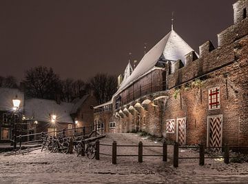 Koppelpoort Amersfoort met sneeuw van Margreet Riedstra