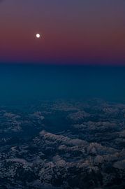 Lever de lune sur les Alpes françaises enneigées sur Denis Feiner