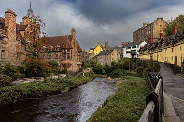 Dean Village en Water of Leith Edinburgh Scotland van Theo Fokker