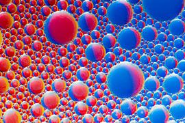 Photo macro abstraite de bulles d'huile dans l'eau sur ManfredFotos