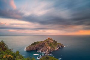 Sonnenaufgang in San Juan de Gaztelugatxe, Baskenland, Spanien