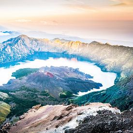 Rinjani Vulkan Lombok, Indonesien von Roel Beurskens