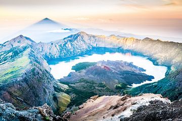 Rinjani Vulkan Lombok, Indonesien von Roel Beurskens