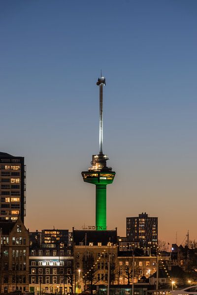 Euromast Rotterdam in de avond van Patrick Verhoef