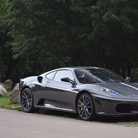 Een Ferrari F430 in Rotterdam van Liam Gabel