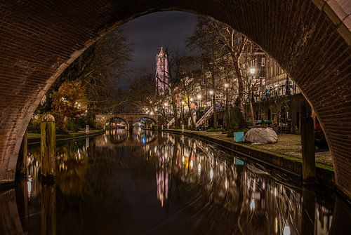 Doorkijk op de Utrechtse Oudegracht