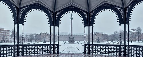 Stuttgart Schlossplatz in de sneeuw