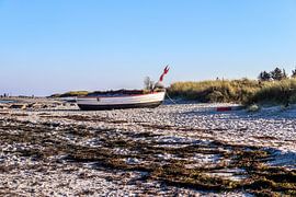 Am Strand an der Ostsee an einem sonnigen Urlaubstag von MPfoto71