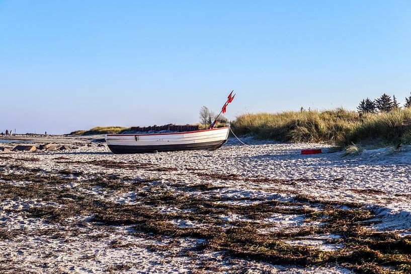 Am Strand an der Ostsee an einem sonnigen Urlaubstag von MPfoto71