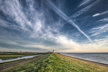 De Waddendijk vlak buiten het Friese havenstadje Harlingen