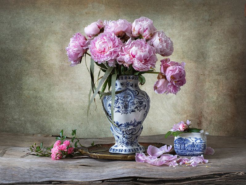 Pfingstrose in Delfter Blau von Iris van Heusden