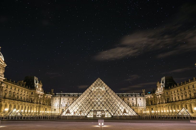 Louvre Museum by Hello Pompoyo