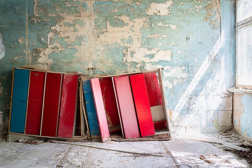 Casiers dans l'école abandonnée. par Roman Robroek - Photos de bâtiments abandonnés
