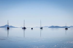 Ruhiger Blick auf das blaue Meer des Mar Menor, Los Alcázares