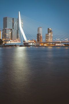 Erasmusbrug in Rotterdam van Youri Zwart