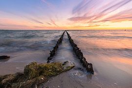 Hindelooper paaltjes/golfbrekers in het ijsselmeer van KB Design & Photography (Karen Brouwer)