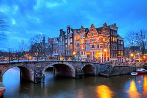 Brouwersgracht blauwe uur von Dennis van de Water