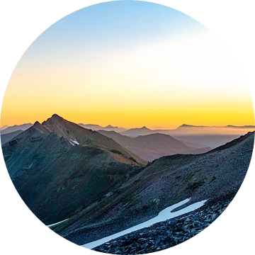 Knifes edge on the PCT with a view of Mt. Ranier