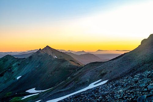 Knifes edge on the PCT with a view of Mt. Ranier