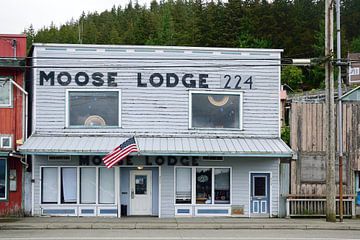 Moose Lodge 224 van Frank's Awesome Travels