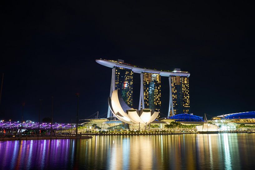 Singapore by Hello Pompoyo
