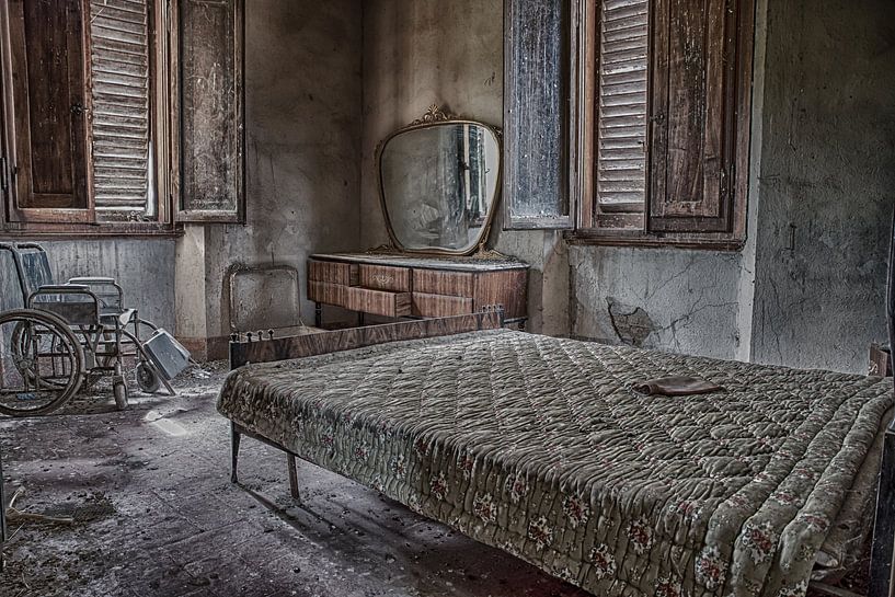 Just walked out (urbex) van Jaco Verheul