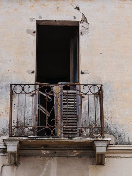 Ancien balcon VI par Odette Kleeblatt