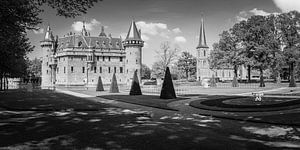 Panorama von Schloss De Haar in Schwarz und Weiß