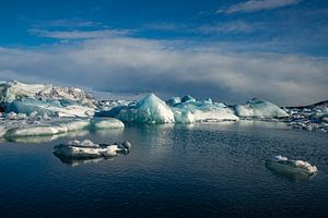 Die isländische Landschaft. Jökulsárlón, Diamantstrand und der Vatnajökull-Gletscher