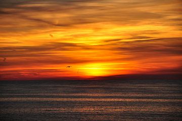 prachtige zonsondergang aan het strand van Zandvoort van Bob Bleijerveld