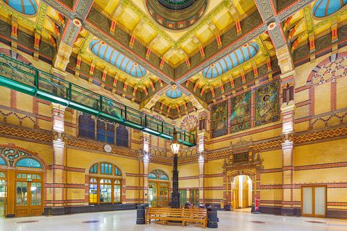 Stationshal Groningen - Groningen, Nederland