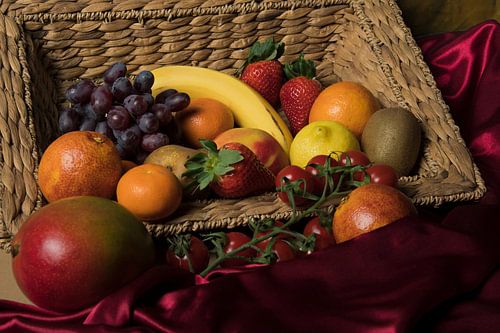 Obstkorb mit Stilleben
