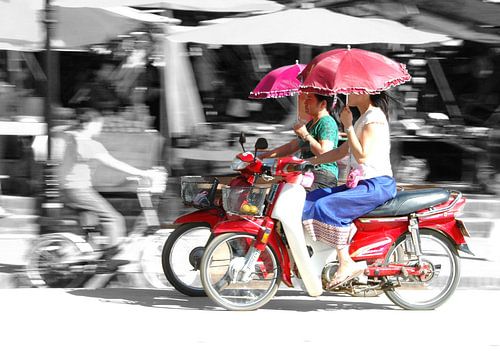 Brommers met factor 10 in Cambodja