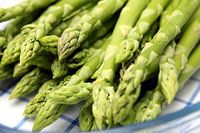 Verse groene asperges