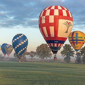 Heißluftballons in einem Zug von Fleksheks Fotografie
