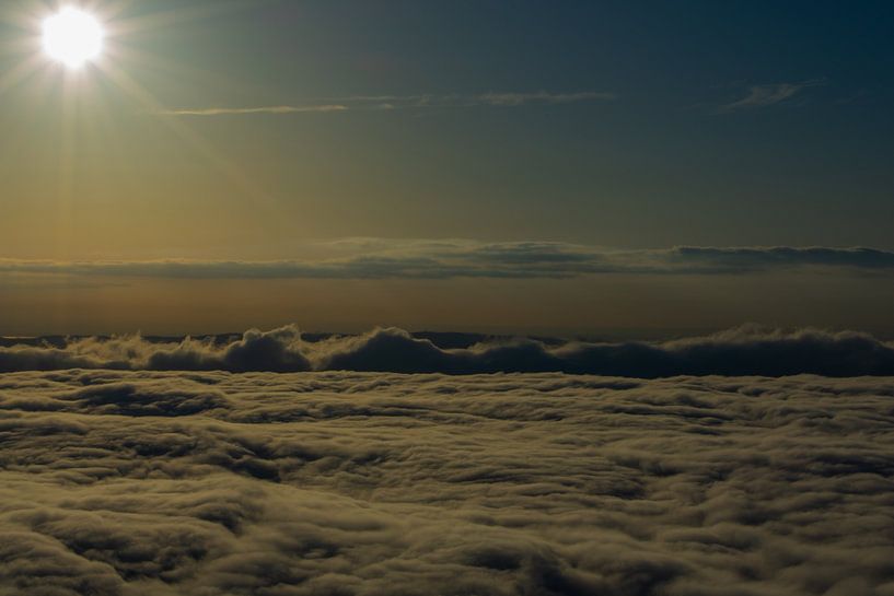 Le soleil au-dessus des nuages II par Onno van Kuik