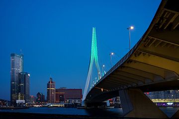 zonsondergang in de haven van rotterdam