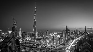 La ligne d'horizon de Dubaï (noir et blanc)