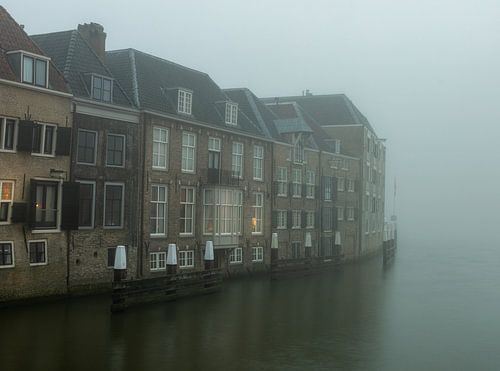 Dordrecht dans un brouillard dense et profond