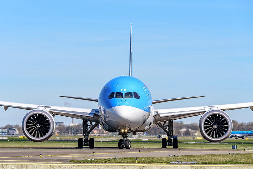 Taxiënde TUI Boeing 787-8 Dreamliner. van Jaap van den Berg