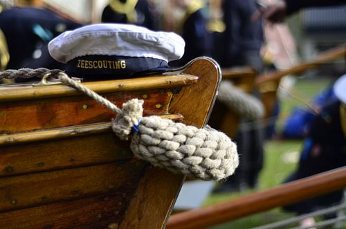 Képi des scouts marins sur la proue