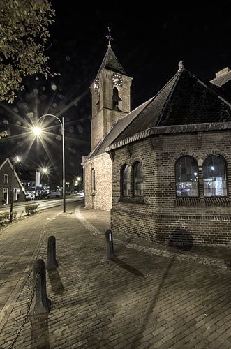 Kerkje in het donker