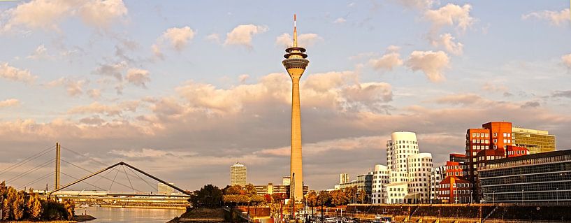 Düsseldorf Media Harbour by Stefan Havadi-Nagy