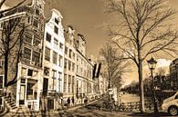 Binnenstad van Amsterdam in de Winter Sepia van Hendrik-Jan Kornelis thumbnail