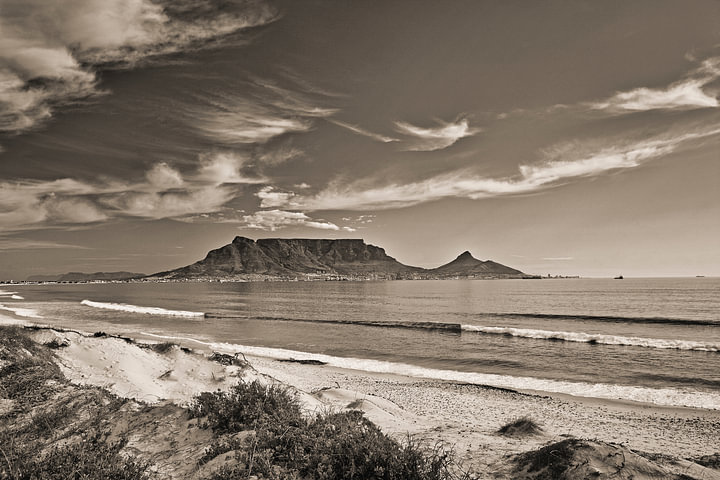 Tafelberg vom Bloubergstrand bei Kapstadt, Südafrika von <span class="secondary-font">Frans Lemmens</span>