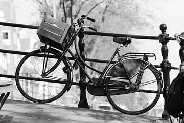 Bicyclette Amsterdam noir et blanc sur PIX URBAN PHOTOGRAPHY