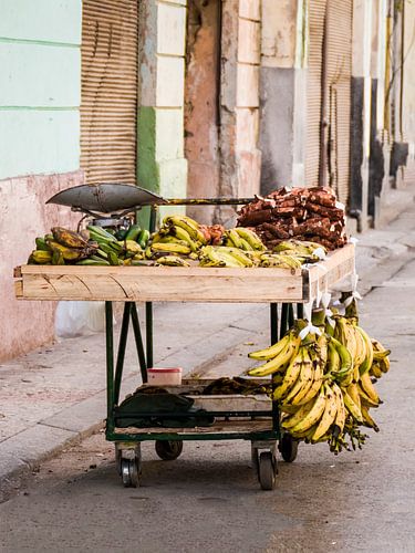 Street trading, bananas