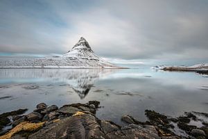 La montagne emblématique de Kirkjufell en Islande sur Gerry van Roosmalen