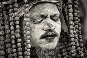 Portret van een Naga Sadhu bij Kumbh Mela festival India