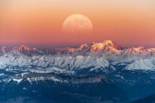 Mondaufgang über dem Mont Blanc
